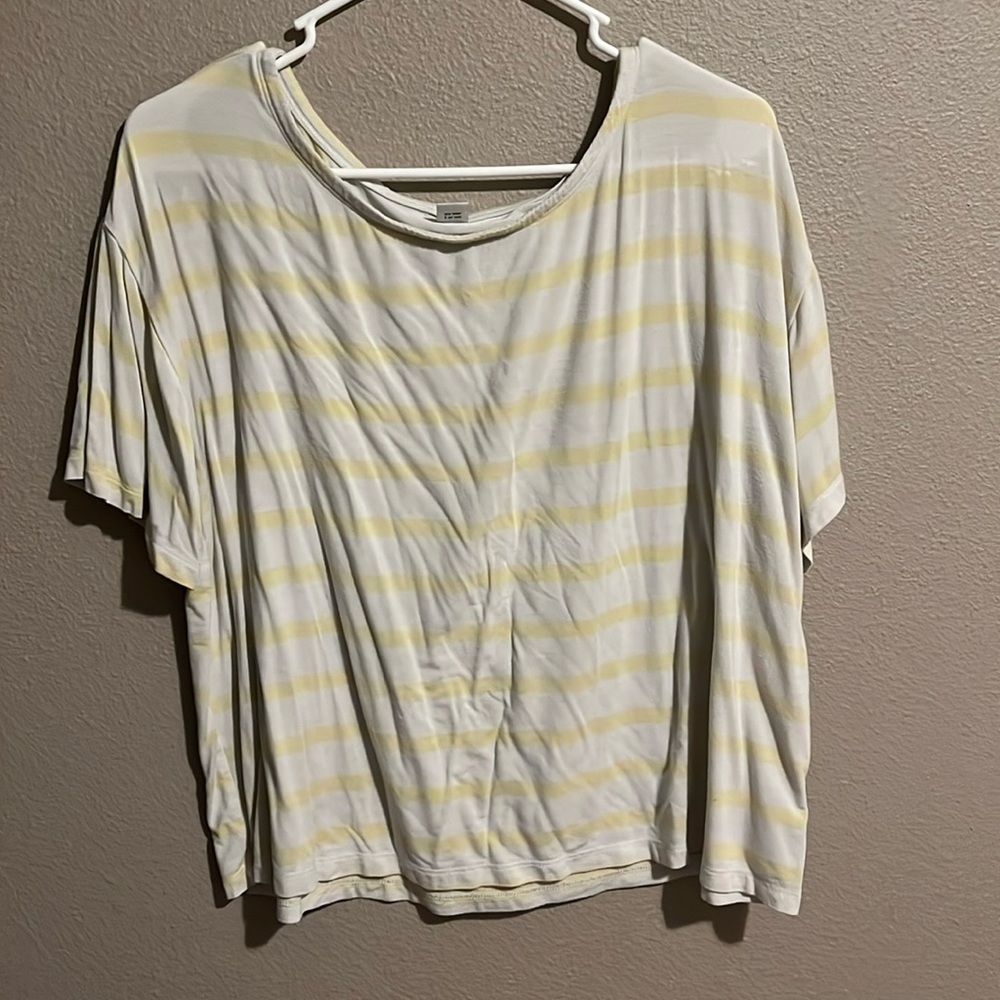 Old navy tshirt